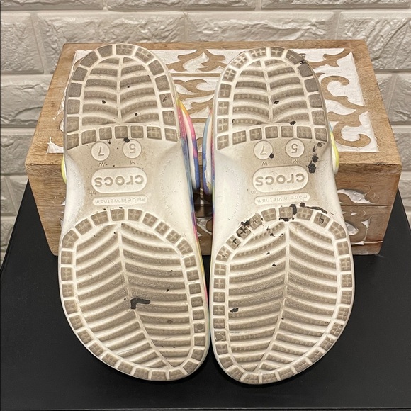 Tie Dyed 🐊 Crocs - Picture 4 of 4